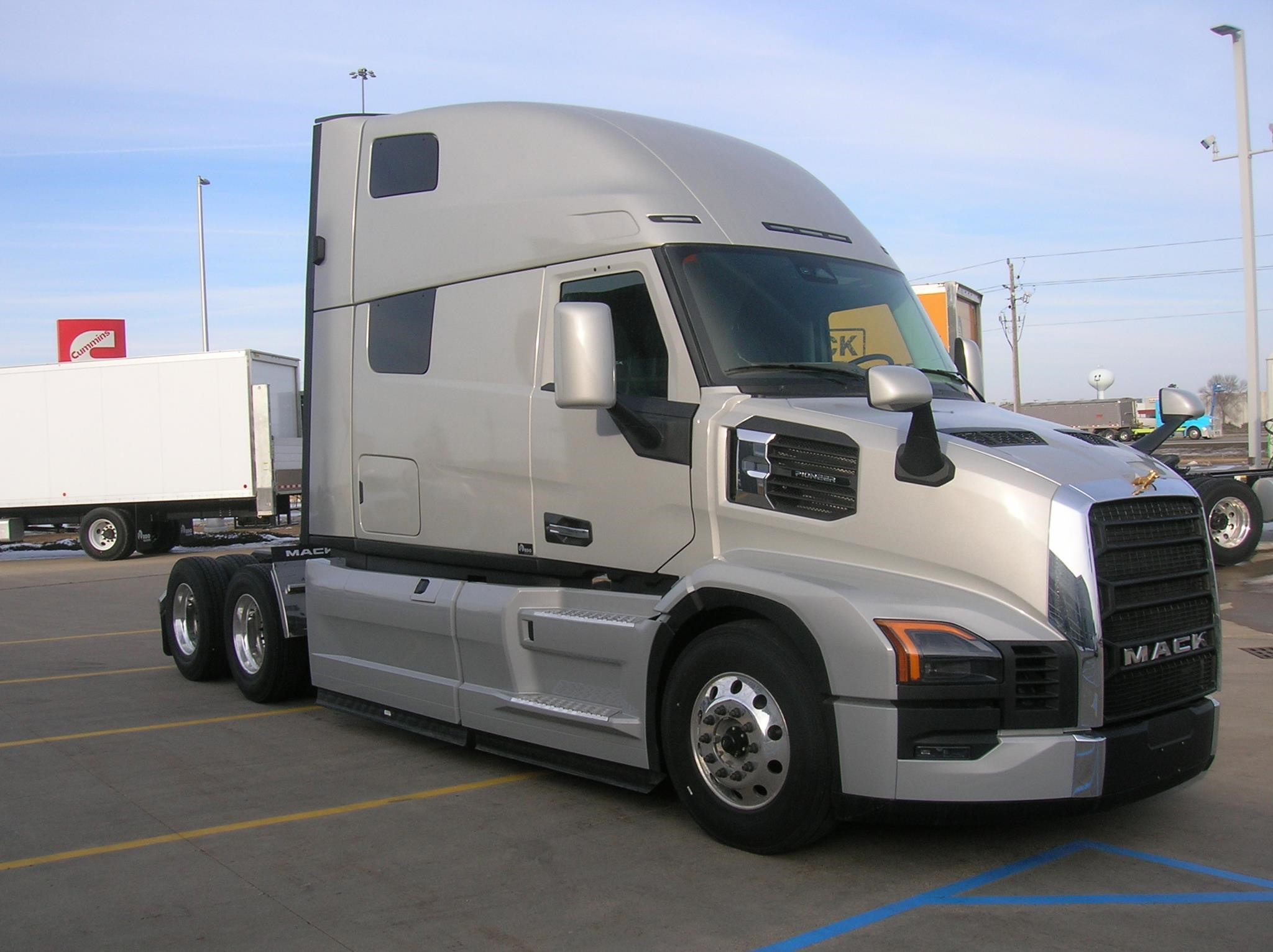 2026 MACK PIONEER 64T 2026 MACK PIONEER 64T - image 3 of 6