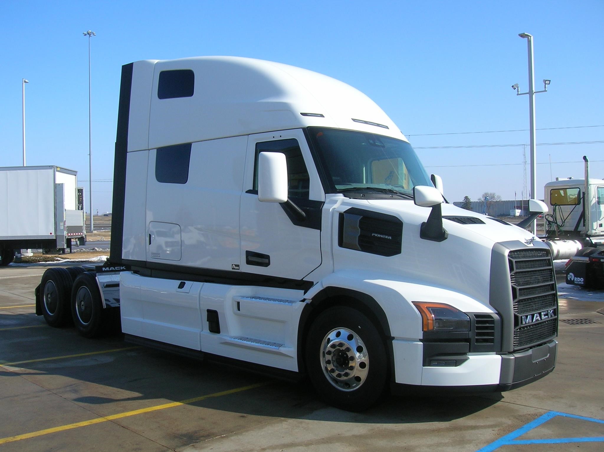2026 MACK PIONEER 64T 2026 MACK PIONEER 64T - image 3 of 6