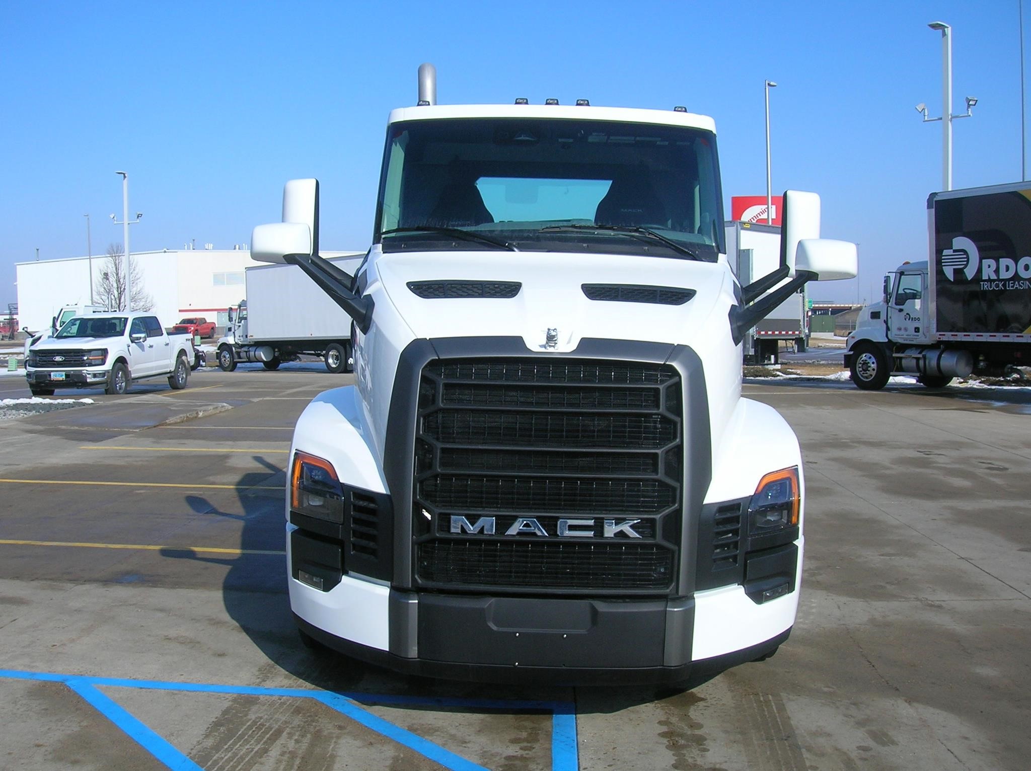 2026 MACK PIONEER 64T 2026 MACK PIONEER 64T - image 2 of 6