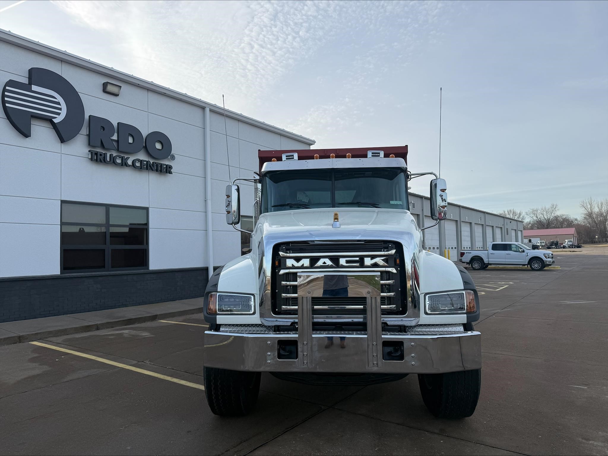 2027 MACK GRANITE 64FR 2027 MACK GRANITE 64FR - image 2 of 6