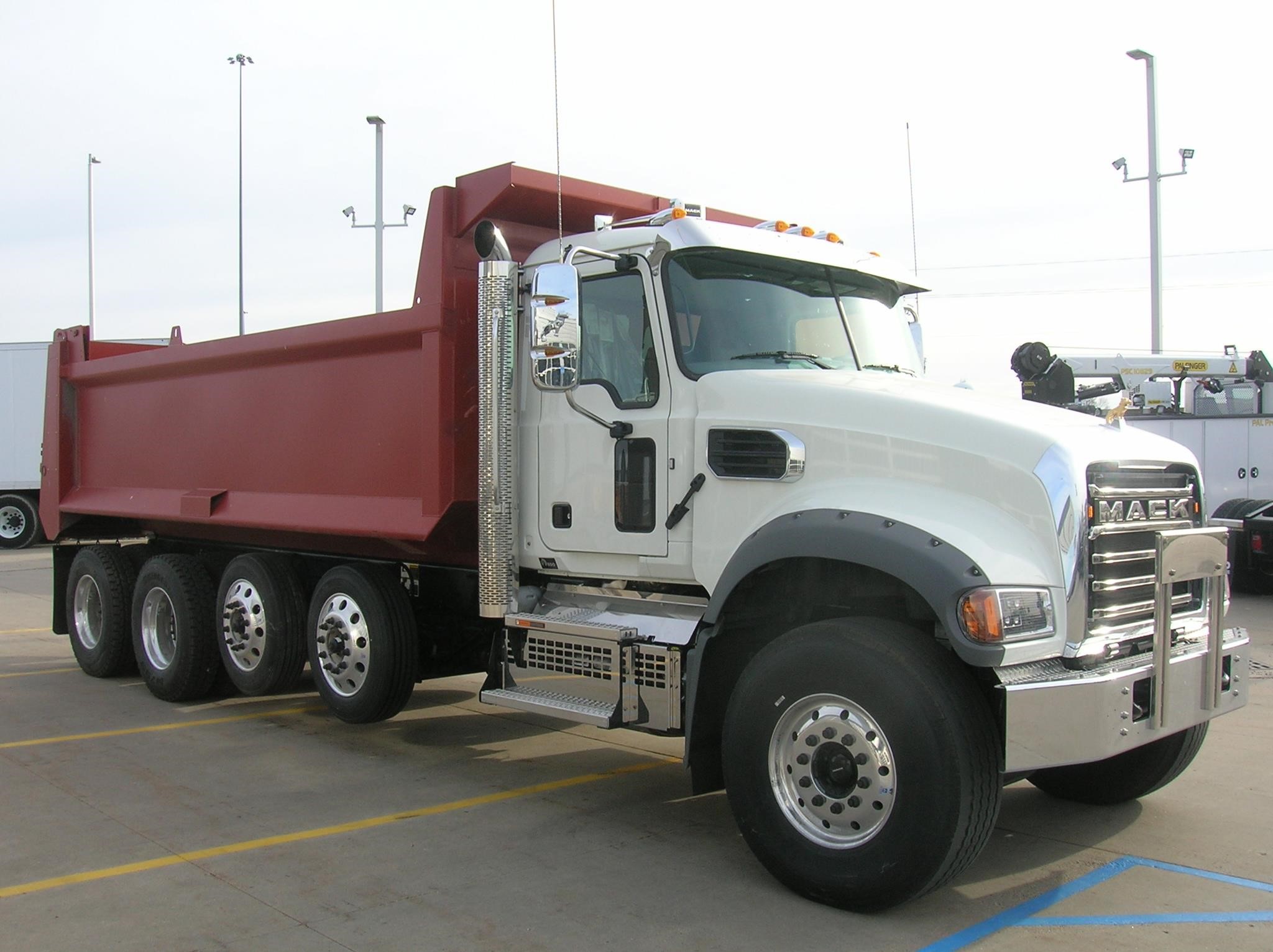 2027 MACK GRANITE 104FR 2027 MACK GRANITE 104FR - image 3 of 6