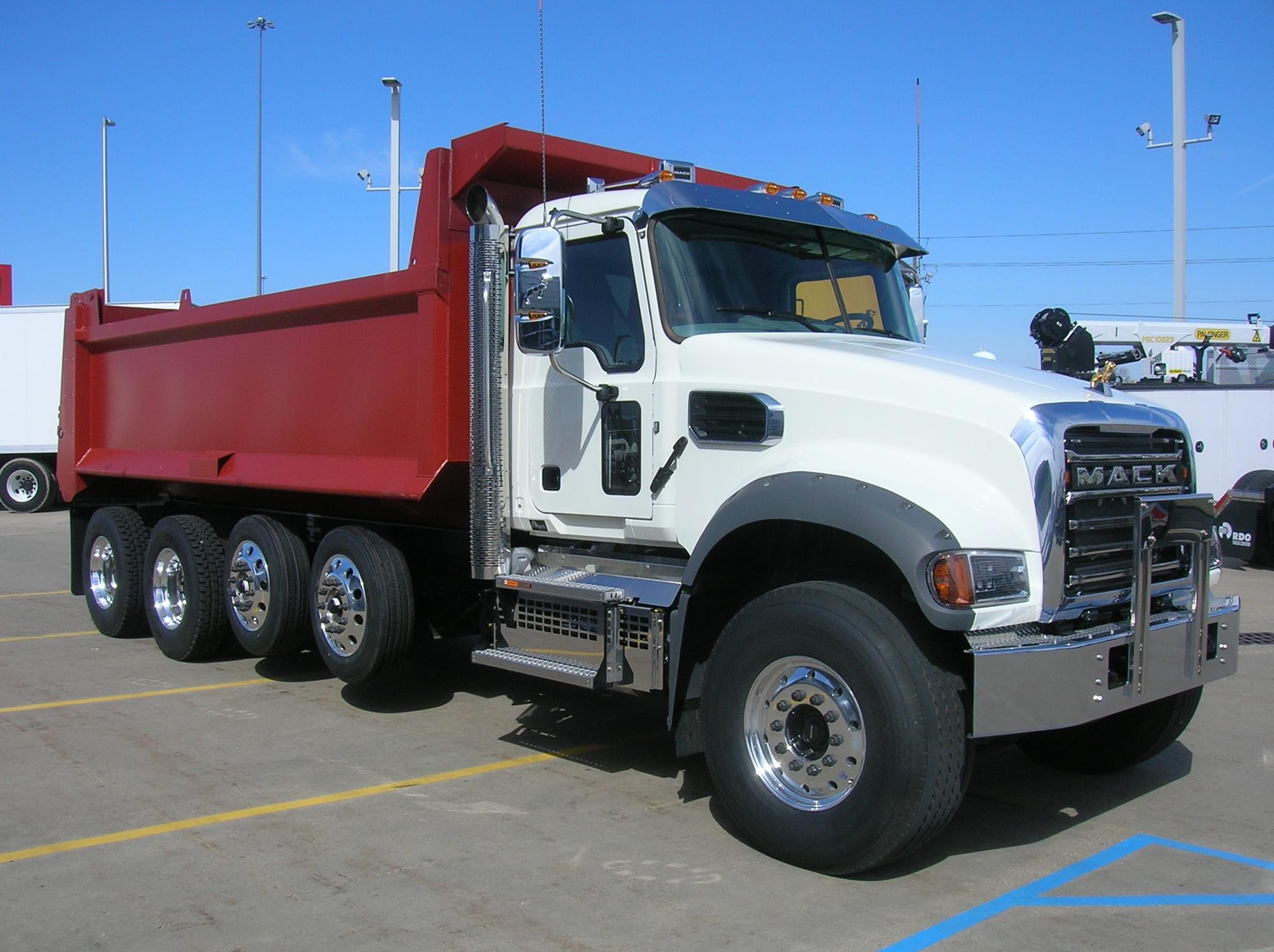 2027 MACK GRANITE 104FR 2027 MACK GRANITE 104FR - image 3 of 6