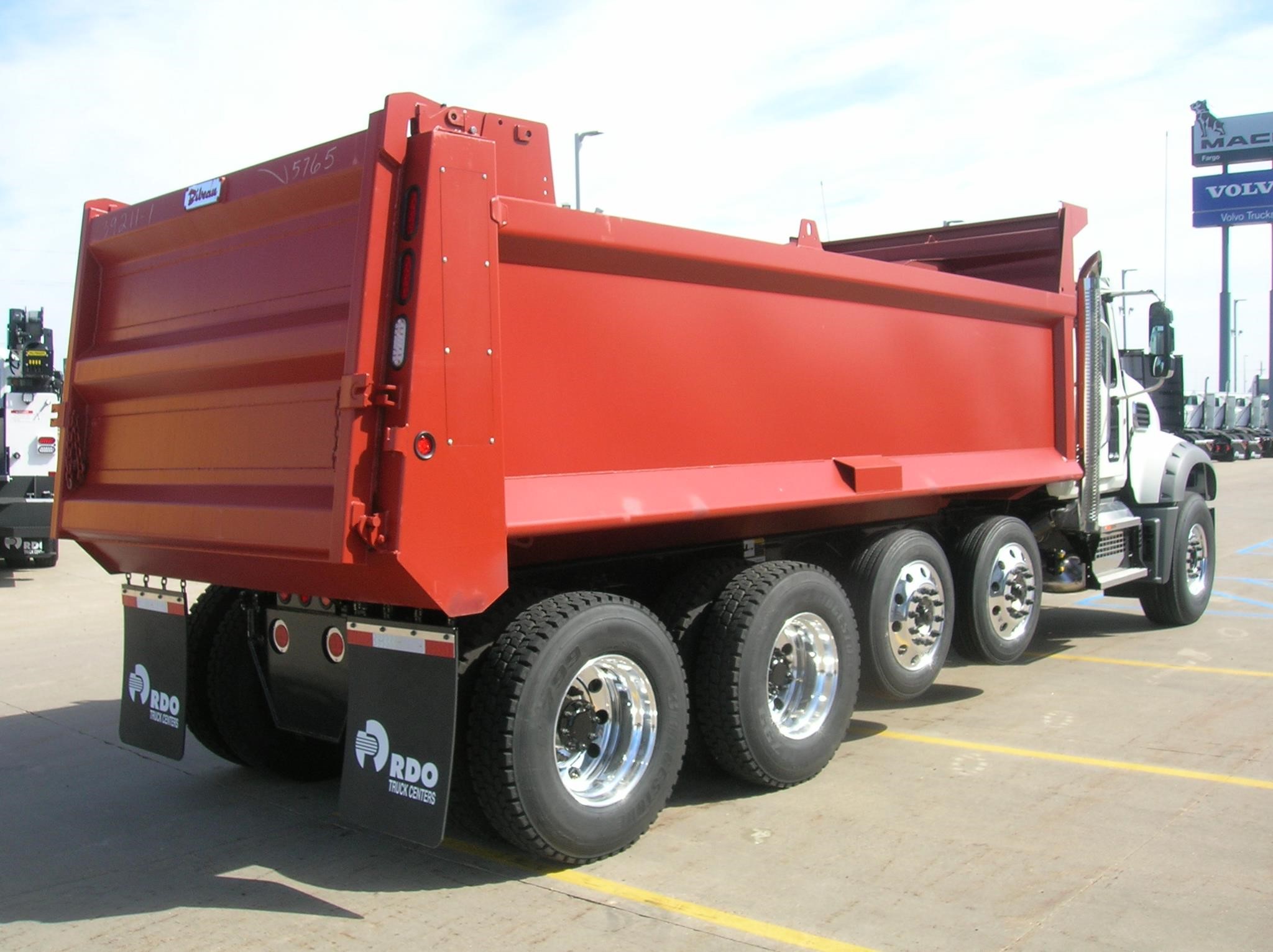 2027 MACK GRANITE 104FR 2027 MACK GRANITE 104FR - image 5 of 6