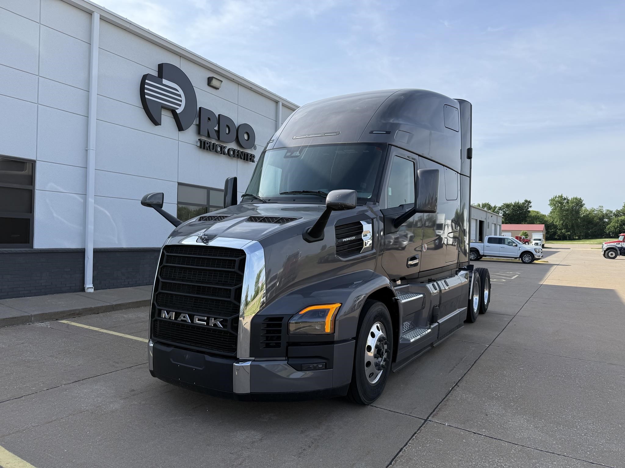 2026 MACK PIONEER 64T 2026 MACK PIONEER 64T - image 1 of 6