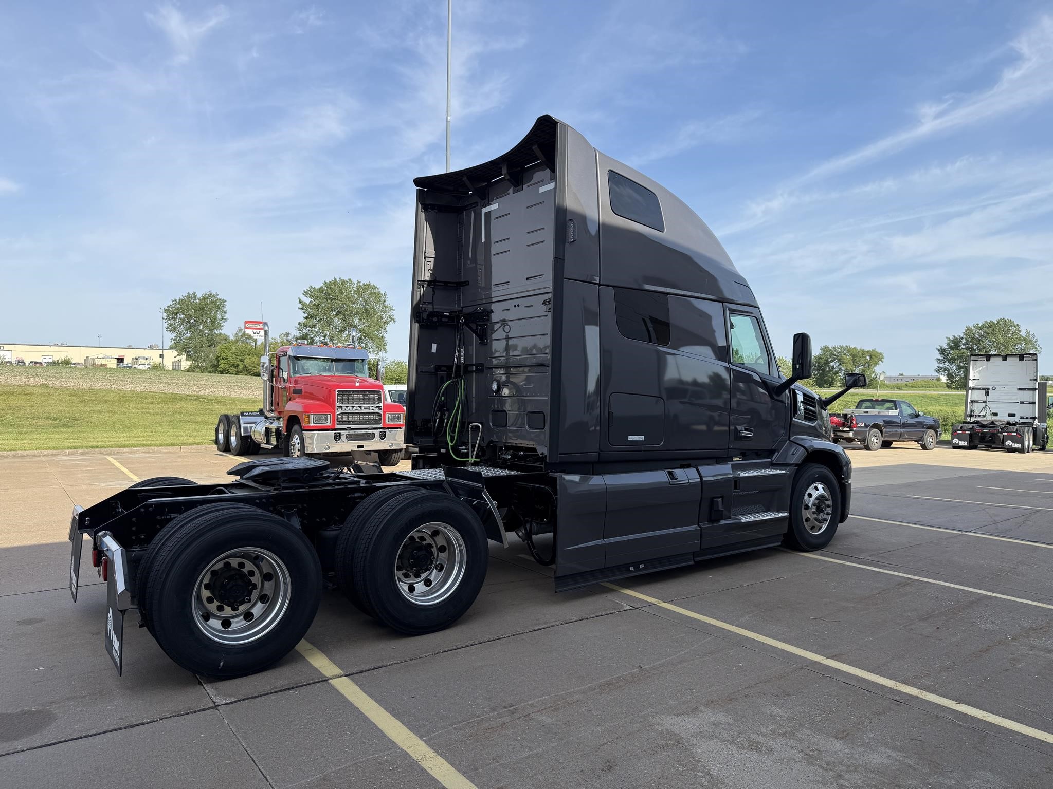 2026 MACK PIONEER 64T 2026 MACK PIONEER 64T - image 4 of 6