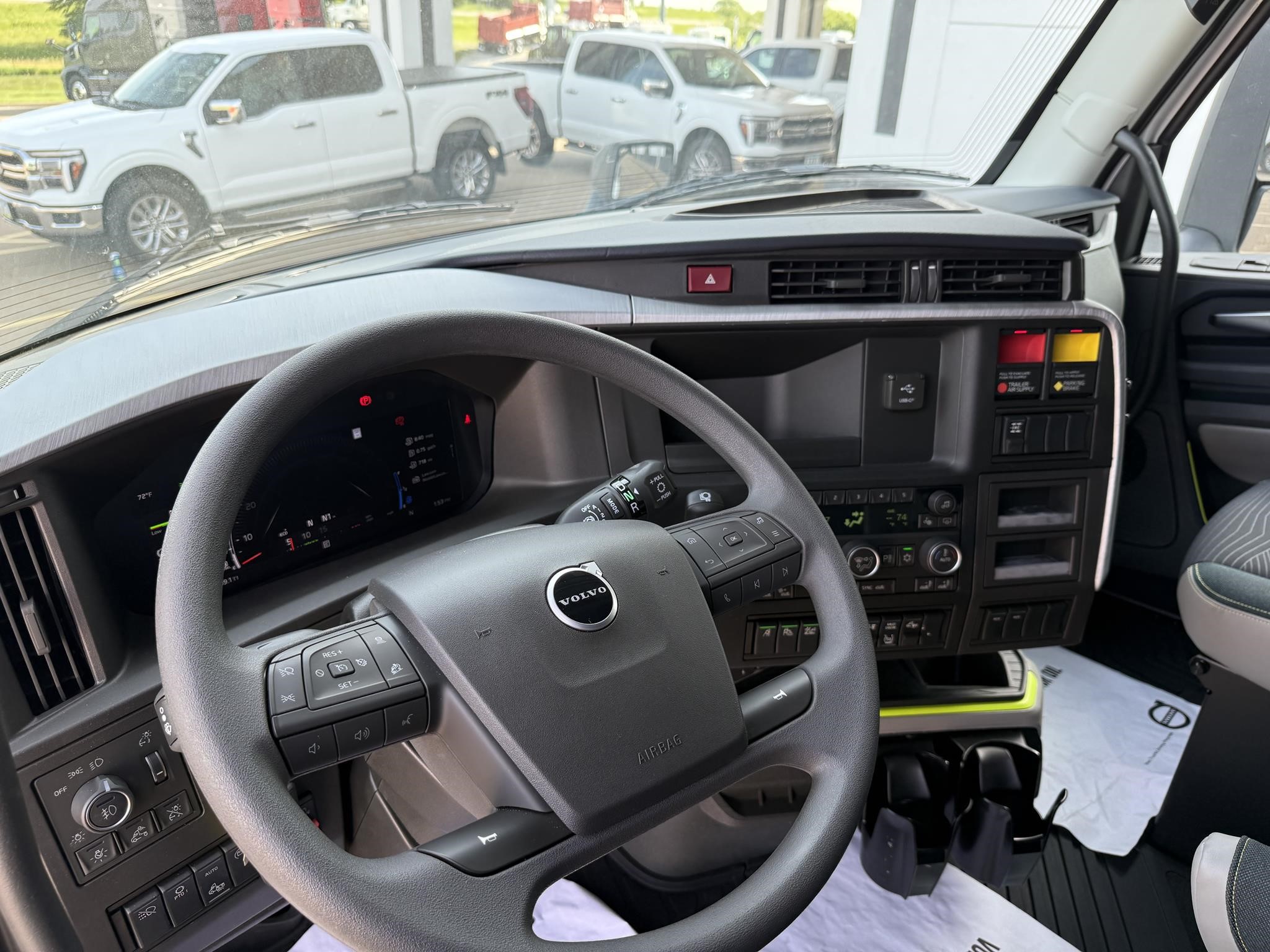 2026 VOLVO VNL64T640 11025551284 2026 VOLVO VNL64T640 11025551284