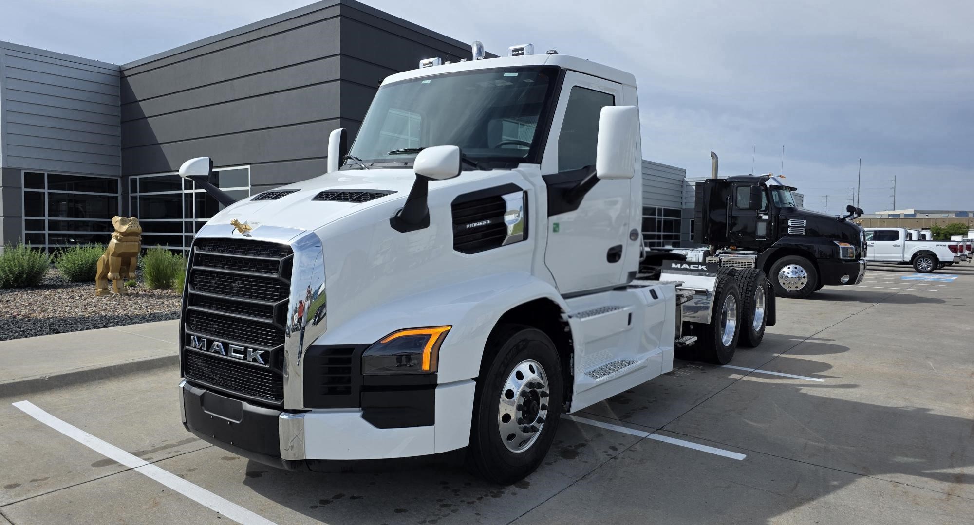 2026 MACK PIONEER 64T - image 1 of 6