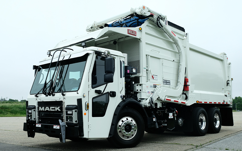 Mack LR Series (Low-Entry Refuse) Mack LR Series (Low-Entry Refuse) - image 4 of 4