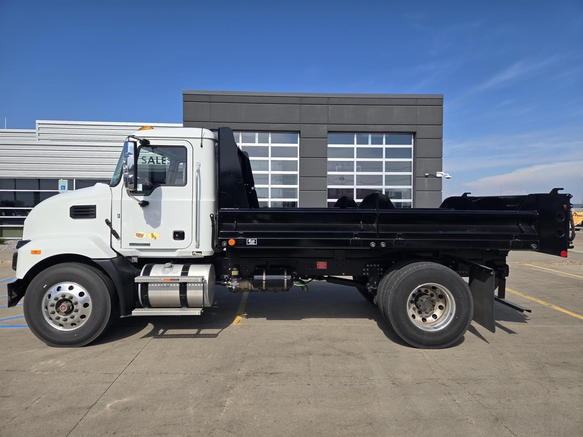 2026 MACK MD6 11026401102 2026 MACK MD6 11026401102