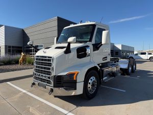 2006 MITSUBISHI FUSO FE145 C000970 - RDO Truck Centers