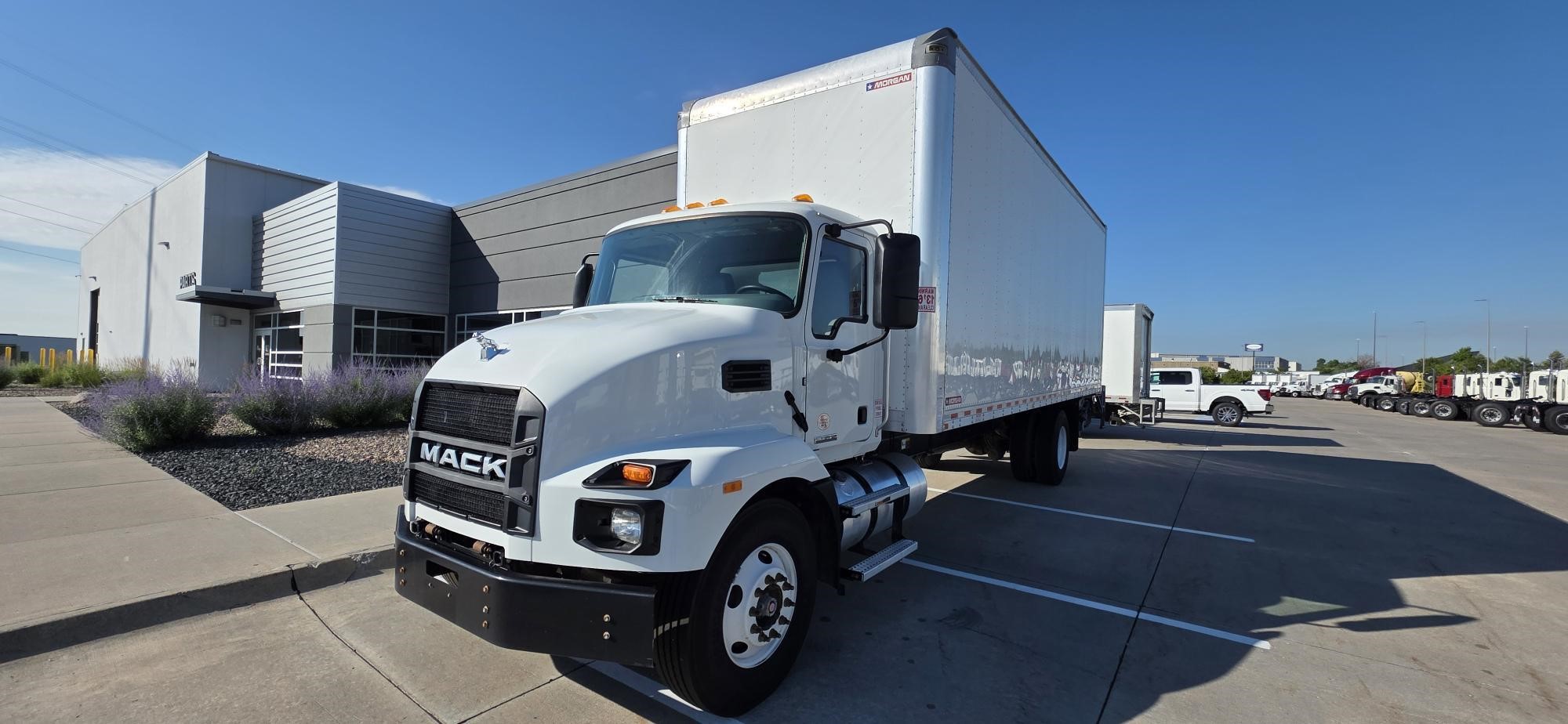 2022 MACK MD6 2022 MACK MD6 - image 1 of 6