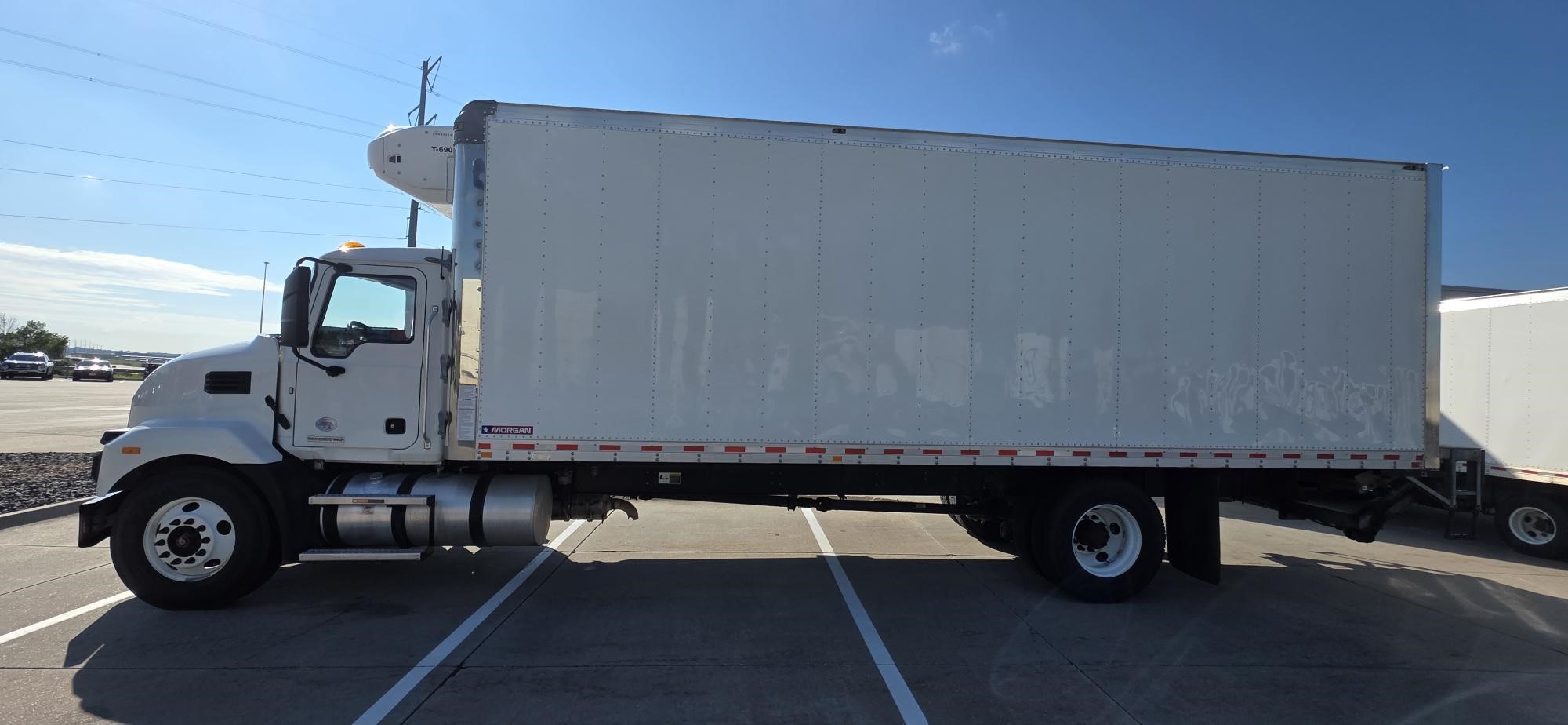 2022 MACK MD6 2022 MACK MD6 - image 2 of 6