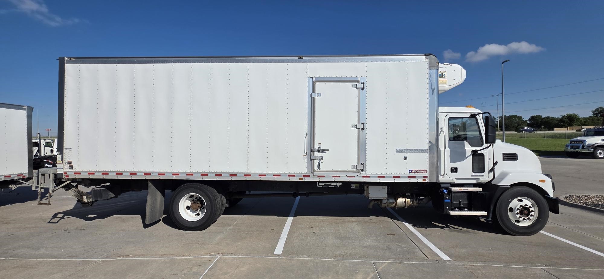 2022 MACK MD6 2022 MACK MD6 - image 6 of 6