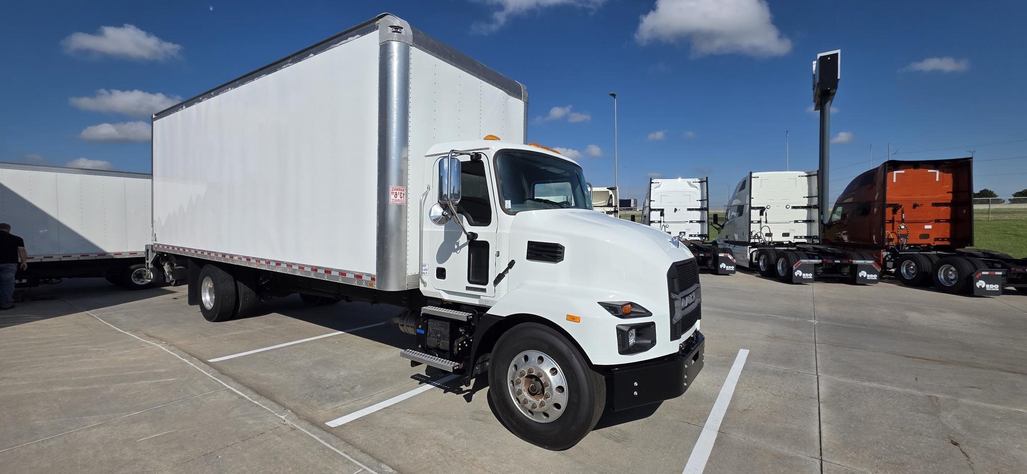 2021 MACK MD6 11031775365 2021 MACK MD6 11031775365