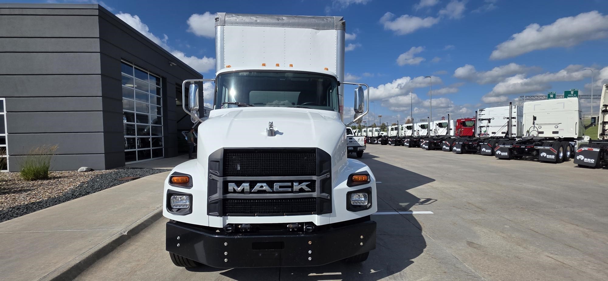 2021 MACK MD6 11031775377 2021 MACK MD6 11031775377