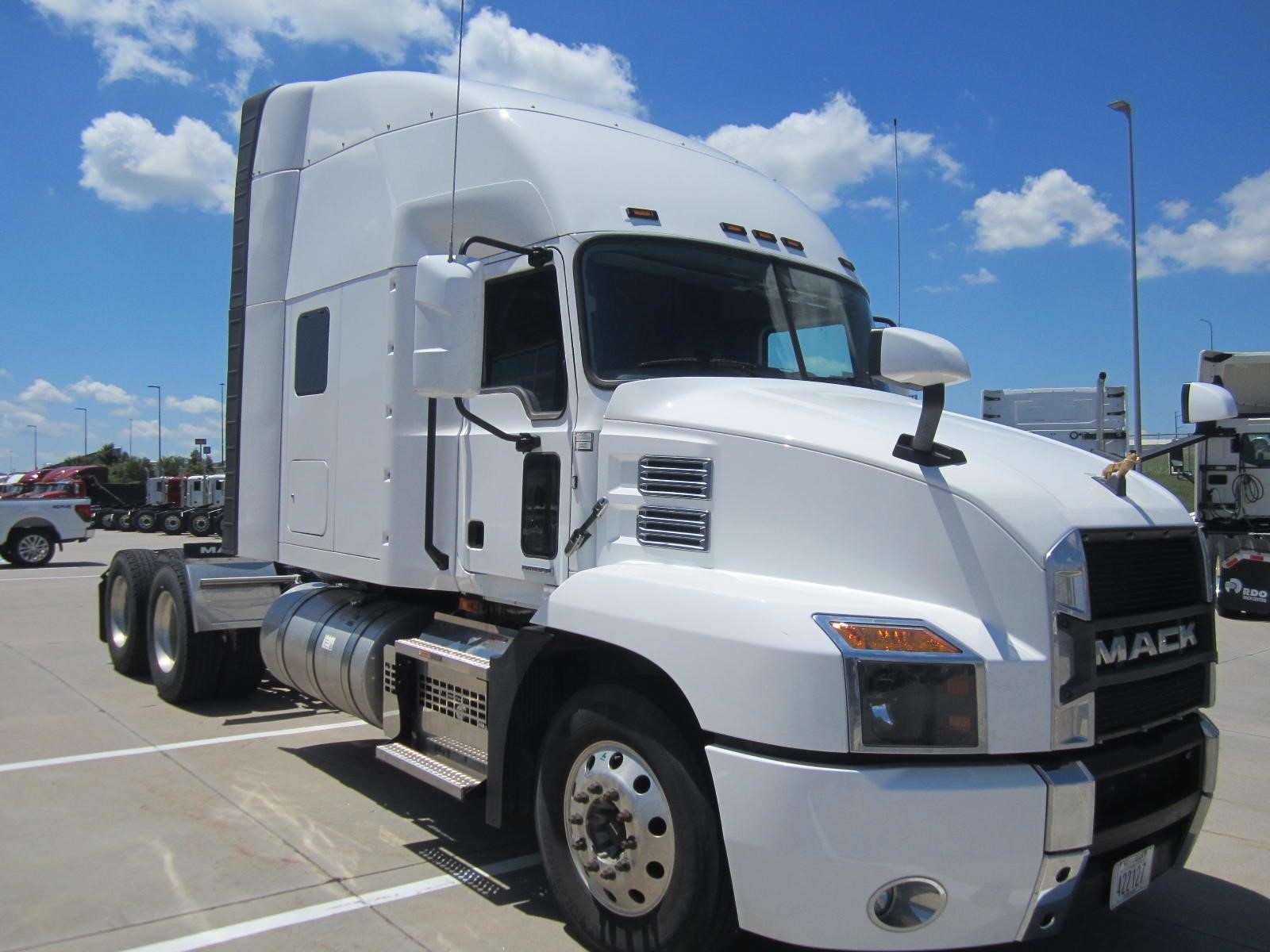2023 MACK ANTHEM 64T 2023 MACK ANTHEM 64T - image 3 of 6