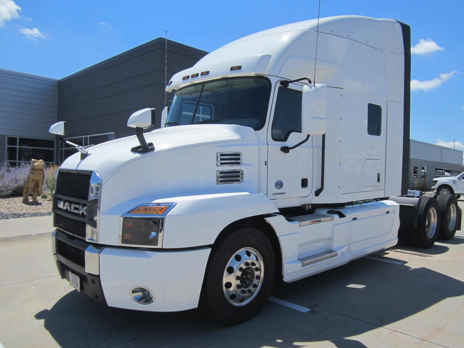 2022 MACK ANTHEM 64T 2022 MACK ANTHEM 64T - image 1 of 6