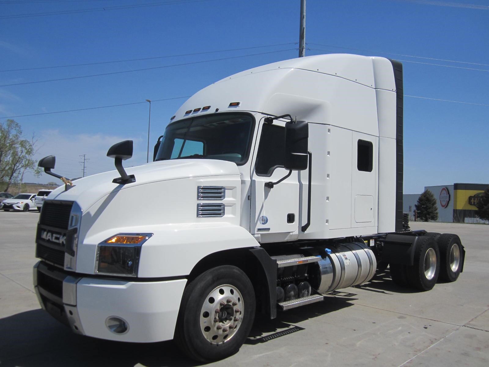 2021 MACK ANTHEM 64T 2021 MACK ANTHEM 64T - image 1 of 6