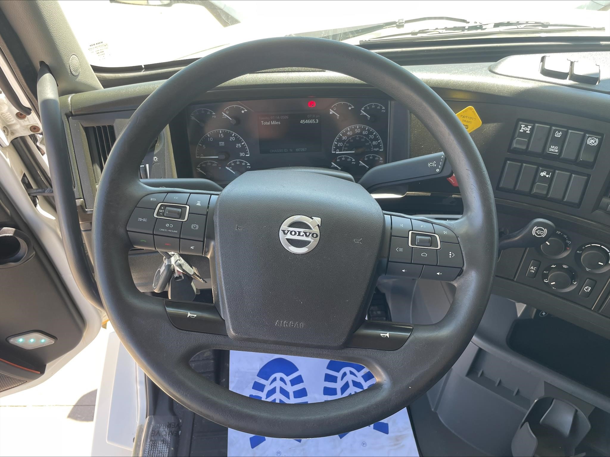 2021 VOLVO VNL64T740 11033922059 2021 VOLVO VNL64T740 11033922059