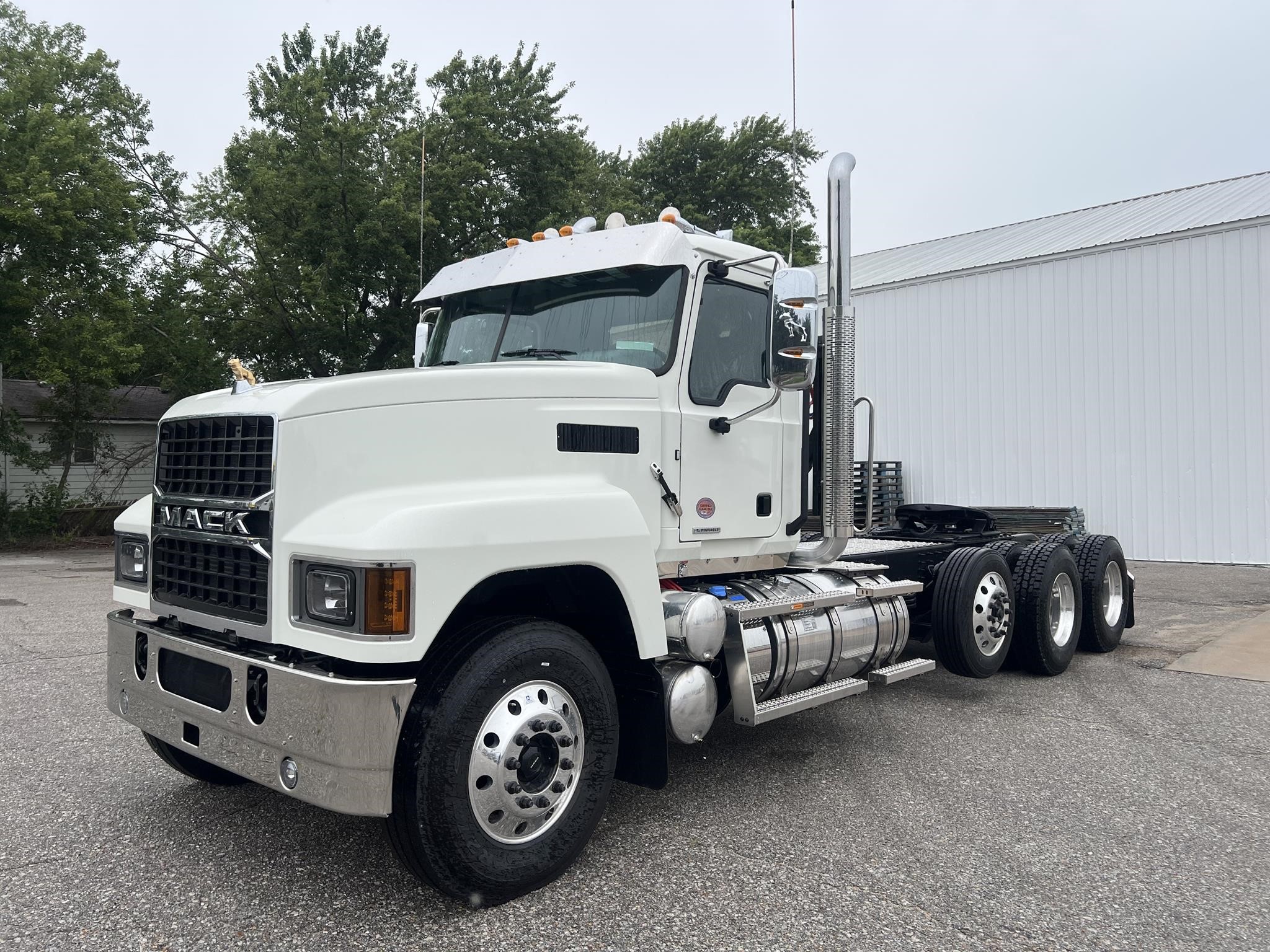 2027 MACK PINNACLE 84T 2027 MACK PINNACLE 84T - image 1 of 6