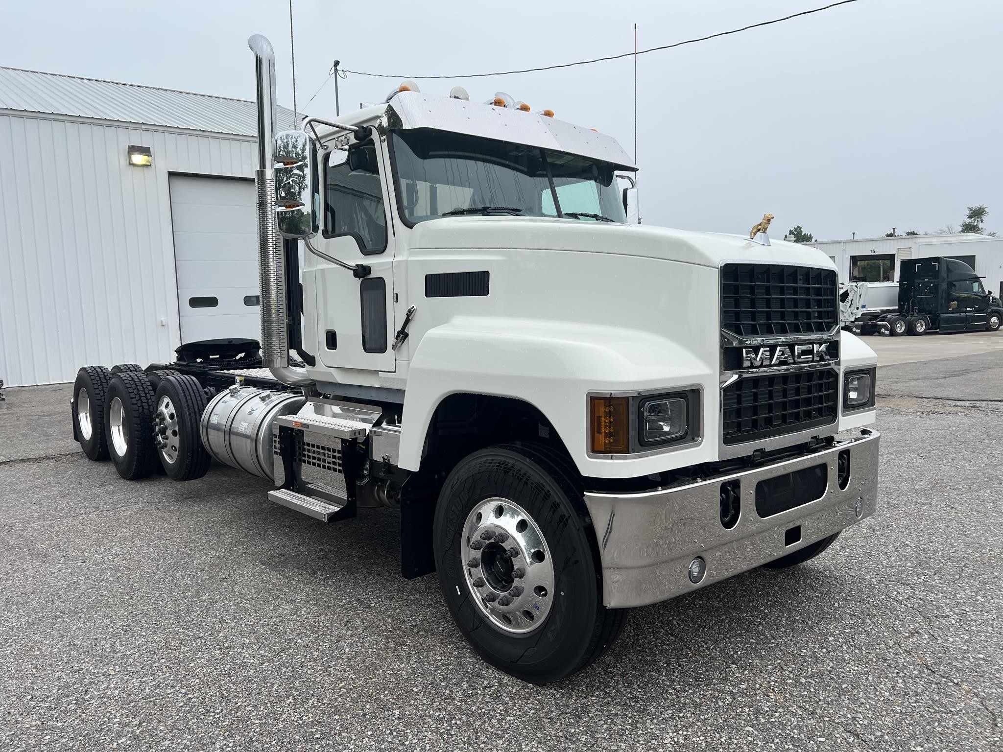 2027 MACK PINNACLE 84T 11035272279 2027 MACK PINNACLE 84T 11035272279