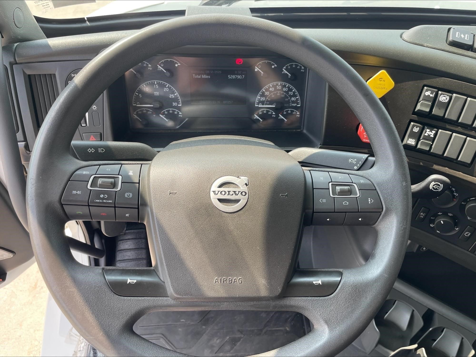 2021 VOLVO VNL64T740 11039139365 2021 VOLVO VNL64T740 11039139365