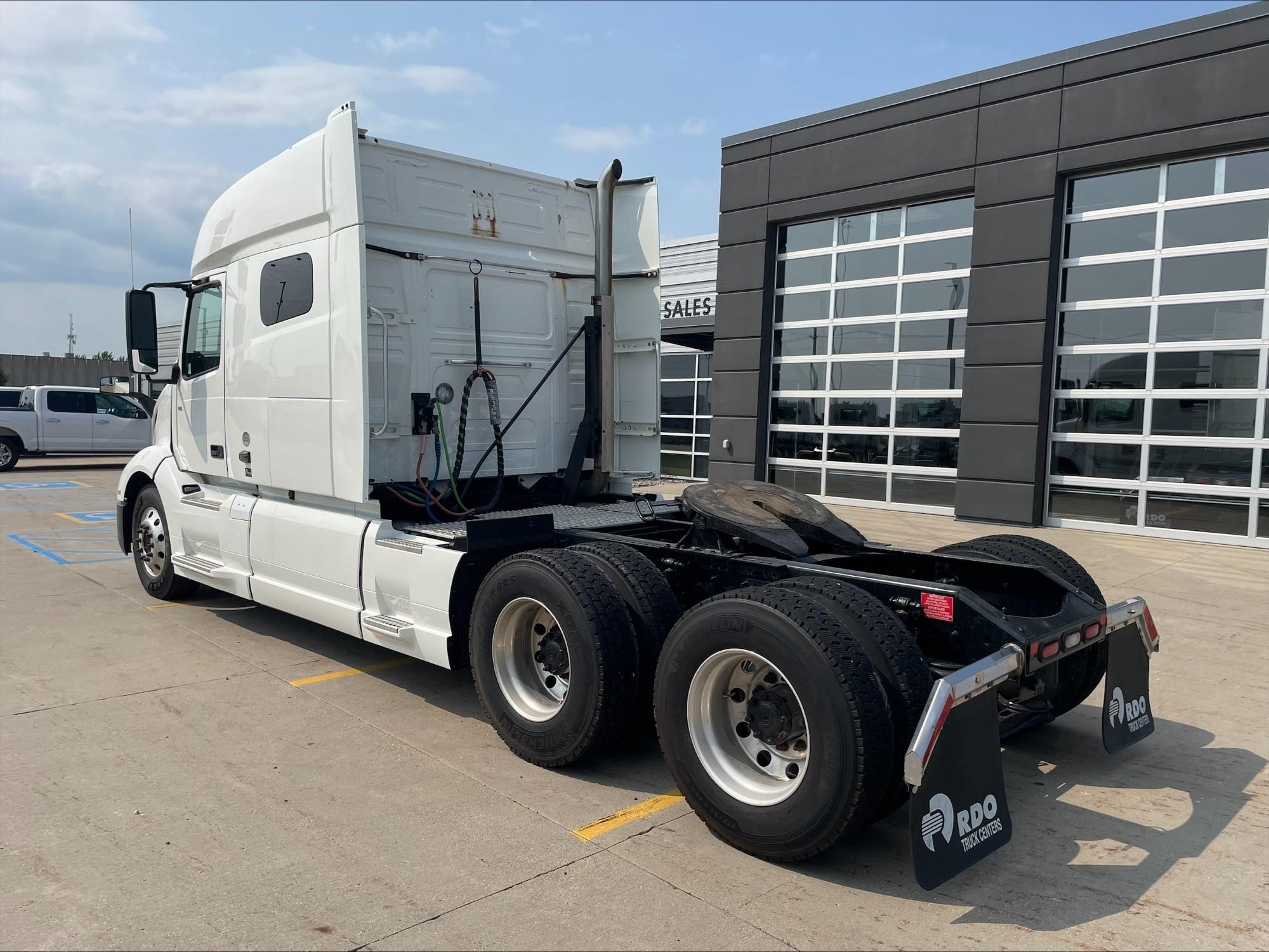 2021 VOLVO VNL64T740 11039139403 2021 VOLVO VNL64T740 11039139403