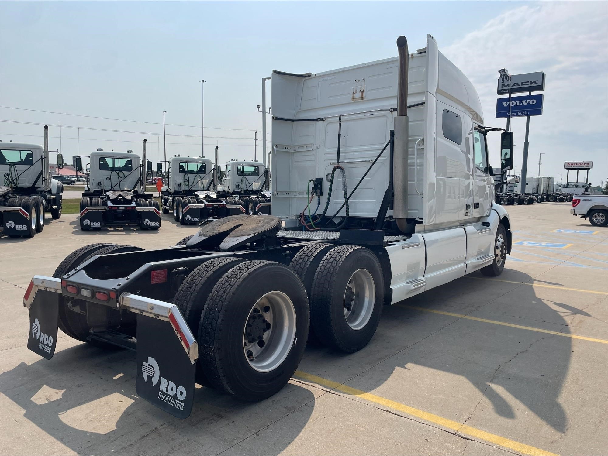 2021 VOLVO VNL64T740 11039139501 2021 VOLVO VNL64T740 11039139501