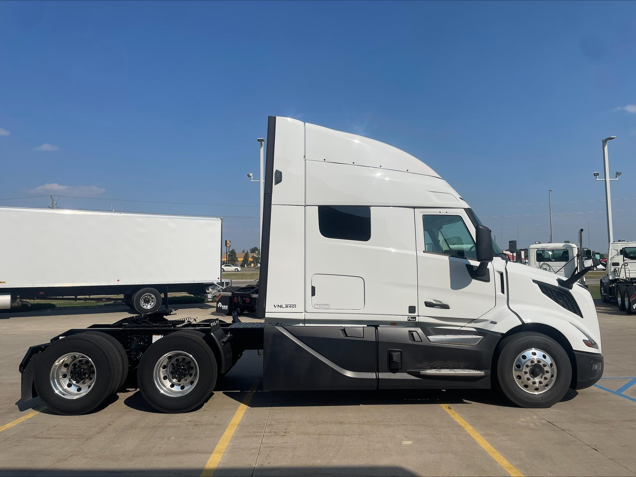 2026 VOLVO VNL64T640 2026 VOLVO VNL64T640 - image 6 of 6