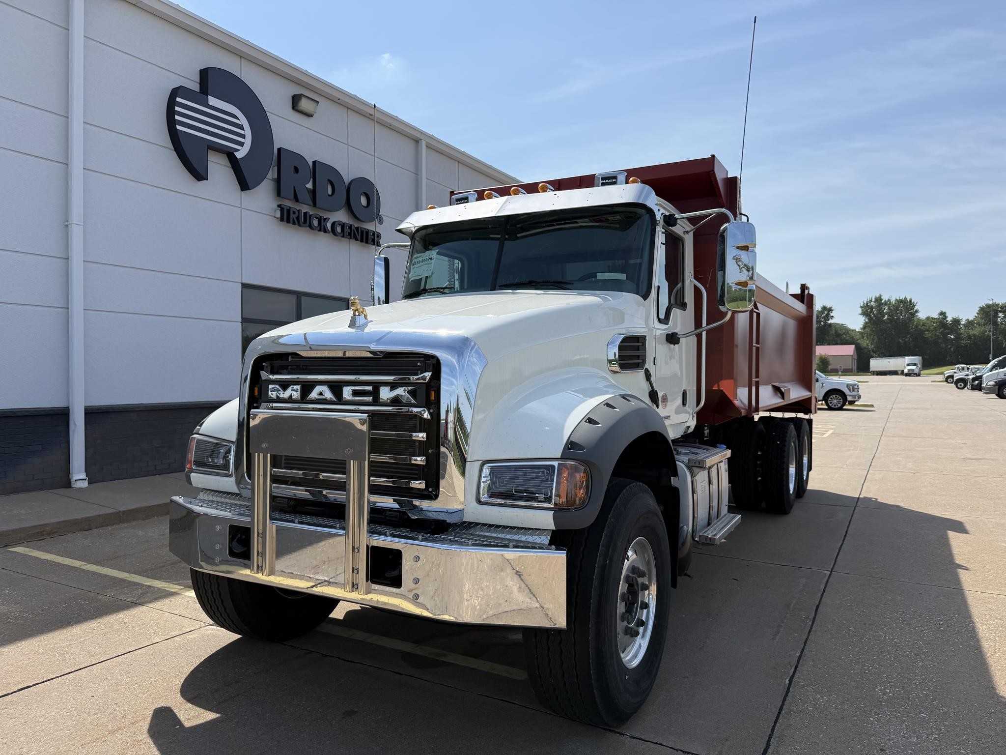 2027 MACK GRANITE 64FR 2027 MACK GRANITE 64FR - image 1 of 6