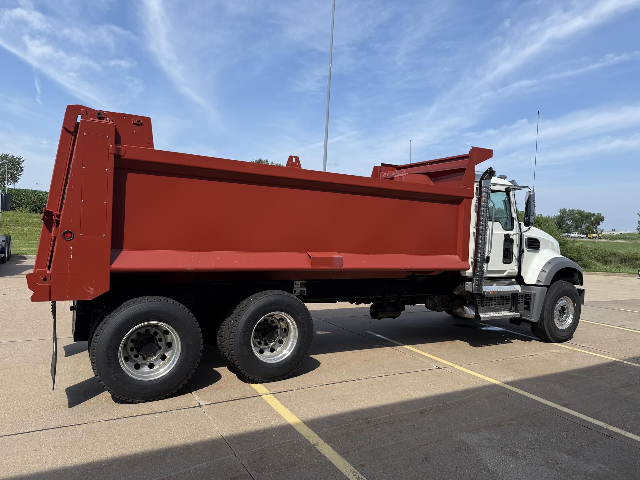 2027 MACK GRANITE 64FR 2027 MACK GRANITE 64FR - image 4 of 6