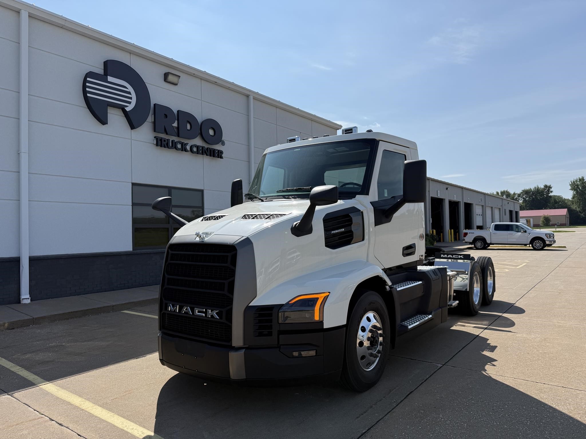 2026 MACK PIONEER 64T 2026 MACK PIONEER 64T - image 1 of 6