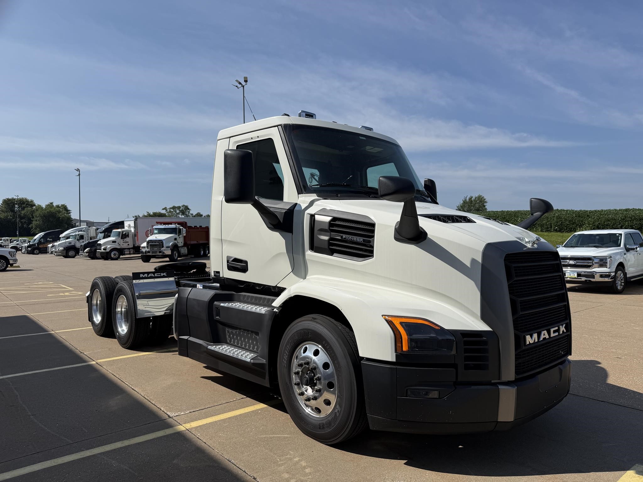 2026 MACK PIONEER 64T 2026 MACK PIONEER 64T - image 3 of 6