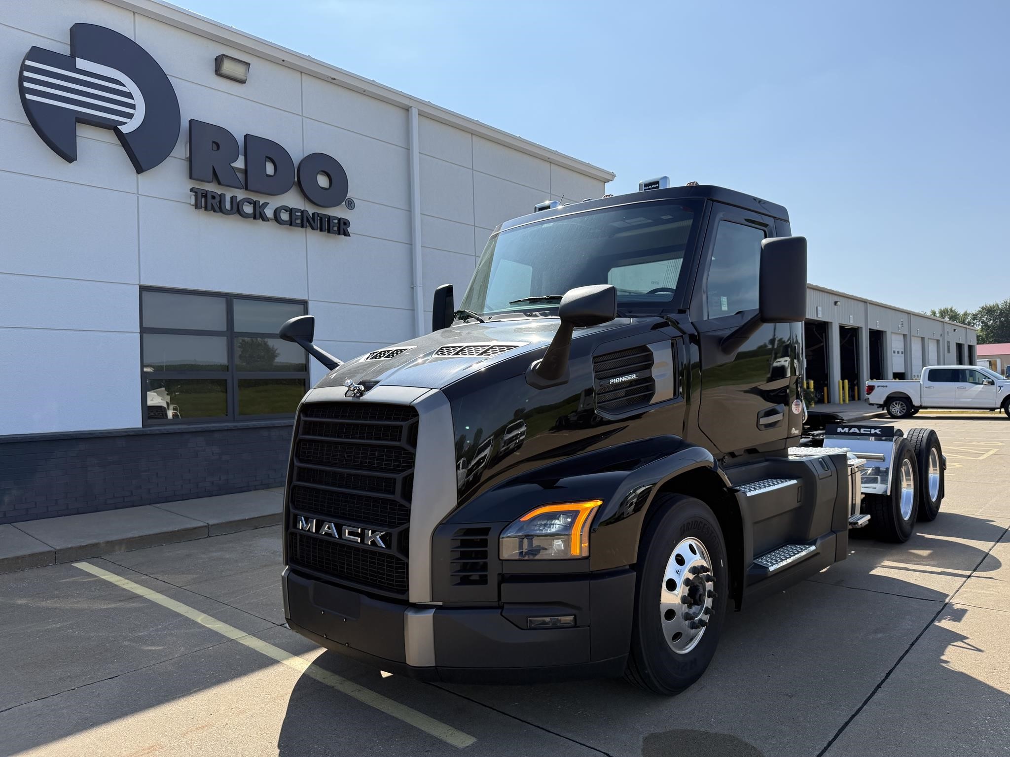 2026 MACK PIONEER 64T 2026 MACK PIONEER 64T - image 1 of 6