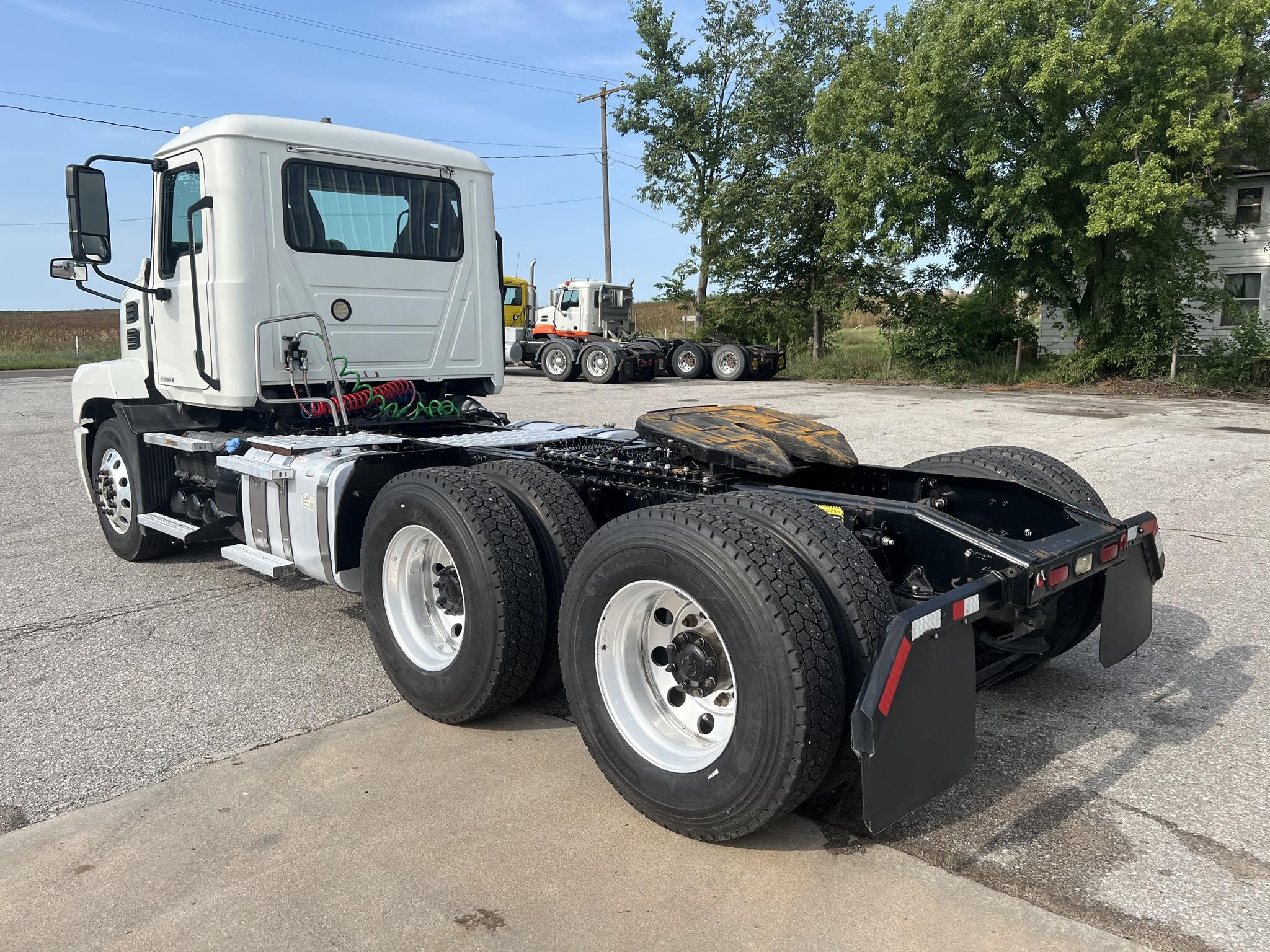 2020 MACK ANTHEM 64T 2020 MACK ANTHEM 64T - image 3 of 6