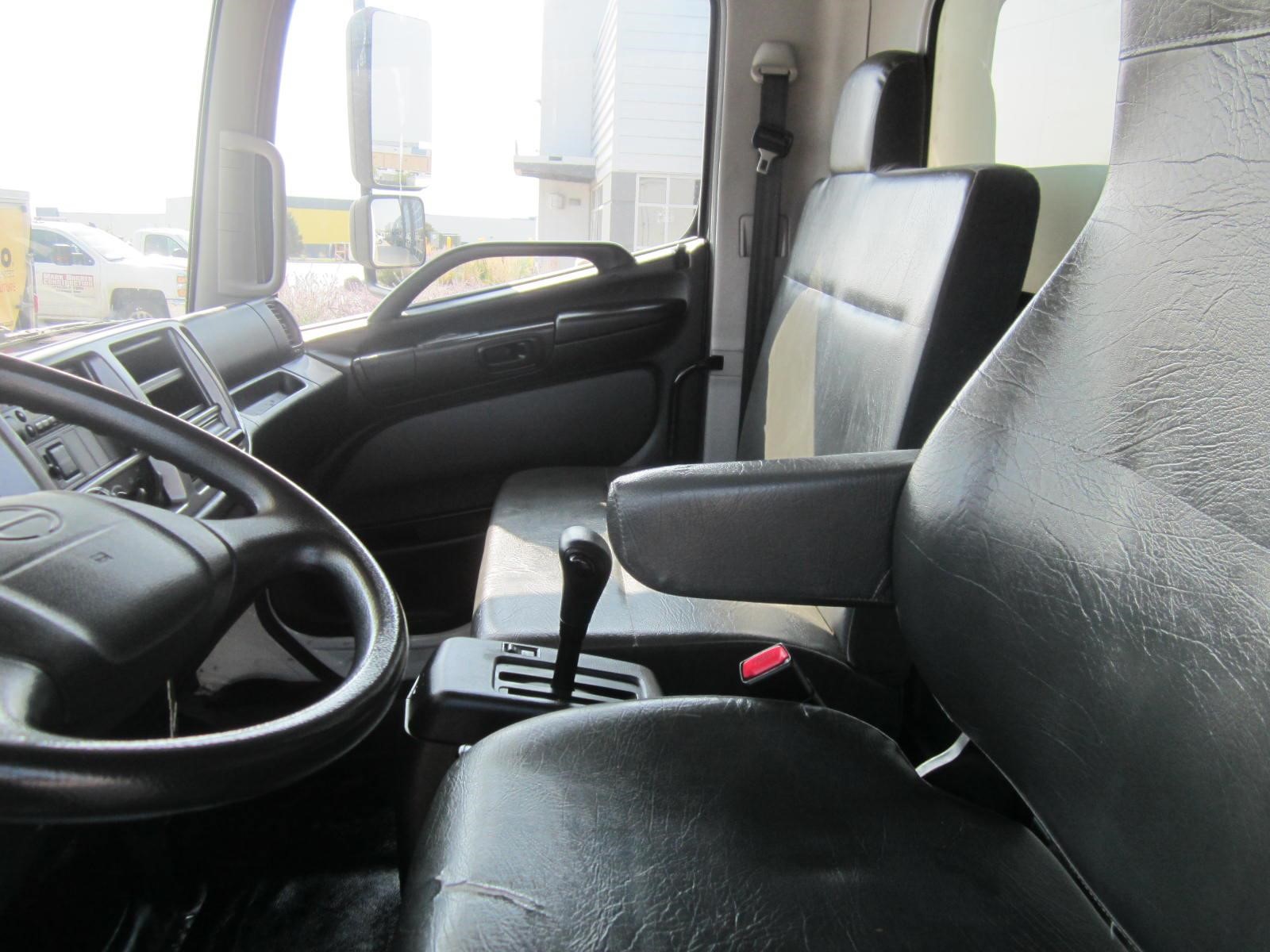 2013 HINO 268 11043371498 2013 HINO 268 11043371498