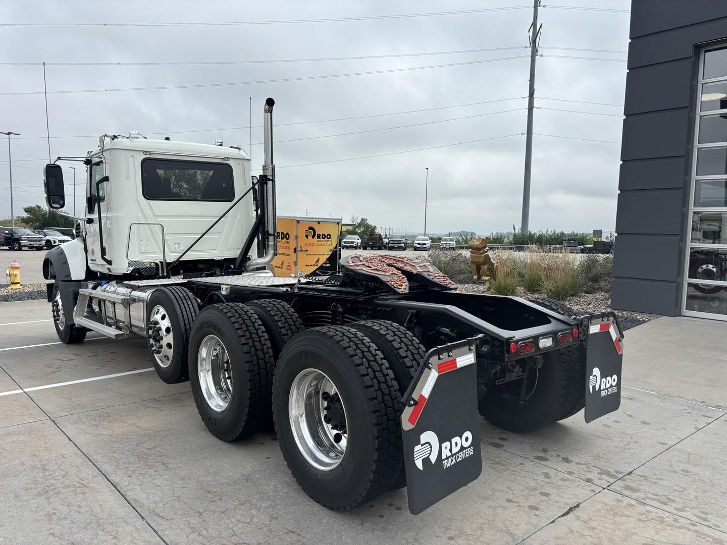 2027 MACK GRANITE 84FT 2027 MACK GRANITE 84FT - image 3 of 6