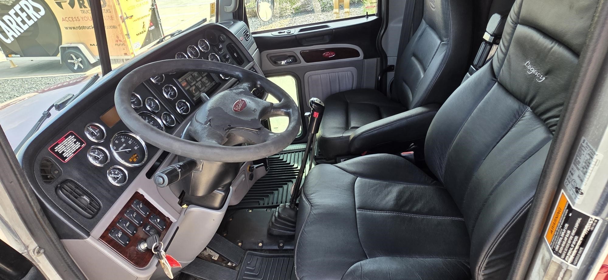 2013 PETERBILT 386 11044253298 2013 PETERBILT 386 11044253298