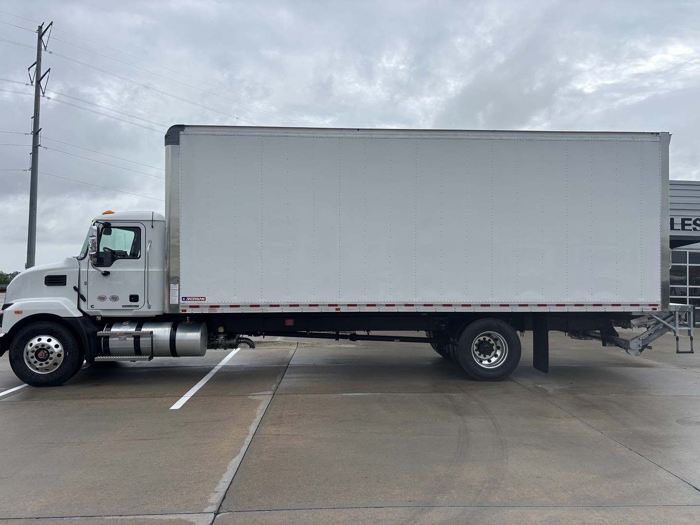 2027 MACK MD6 2027 MACK MD6 - image 2 of 6