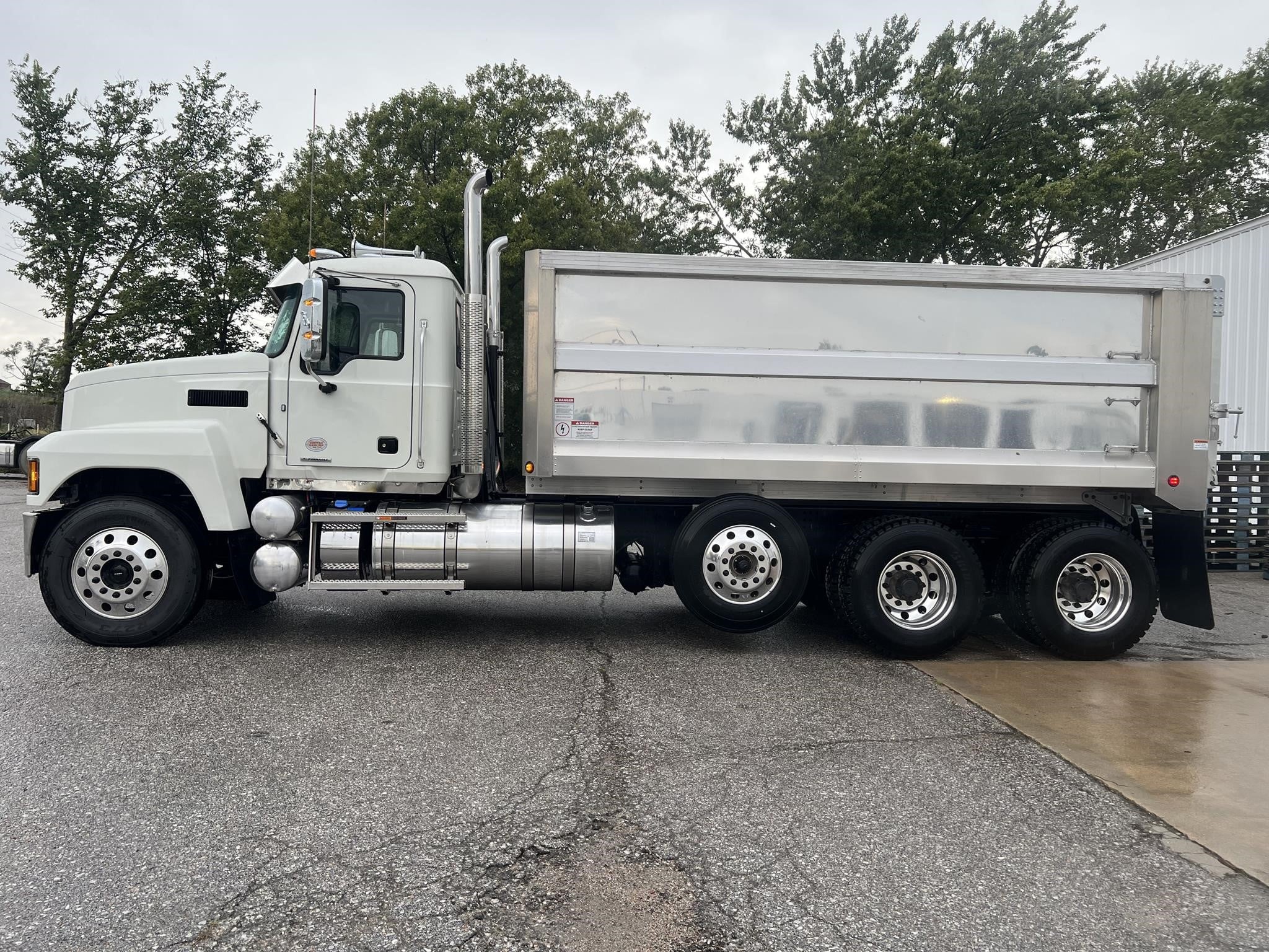 2027 MACK PINNACLE 84T 11045409790 2027 MACK PINNACLE 84T 11045409790