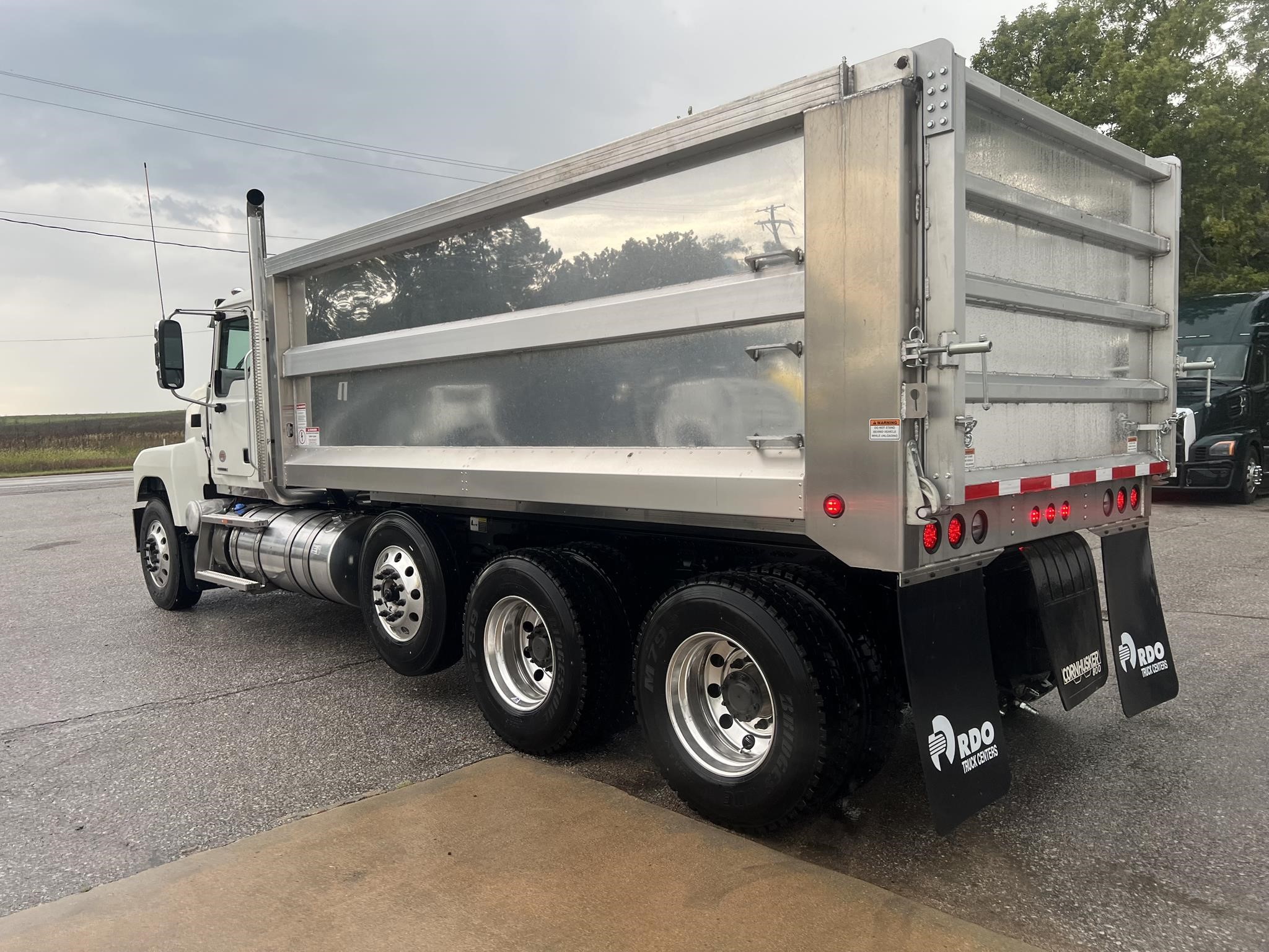 2027 MACK PINNACLE 84T 11045409862 2027 MACK PINNACLE 84T 11045409862