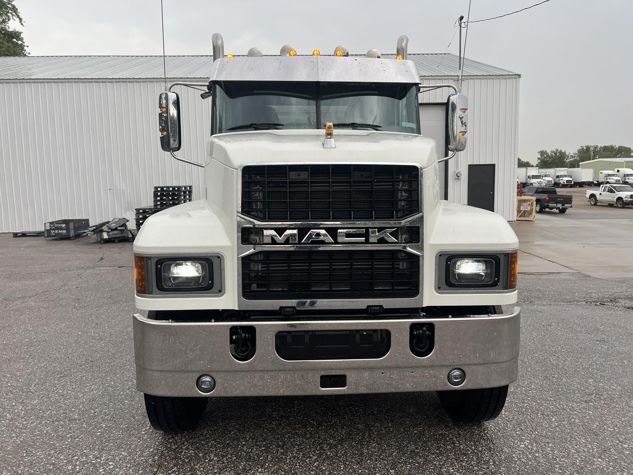 2027 MACK PINNACLE 84T 11045410145 2027 MACK PINNACLE 84T 11045410145