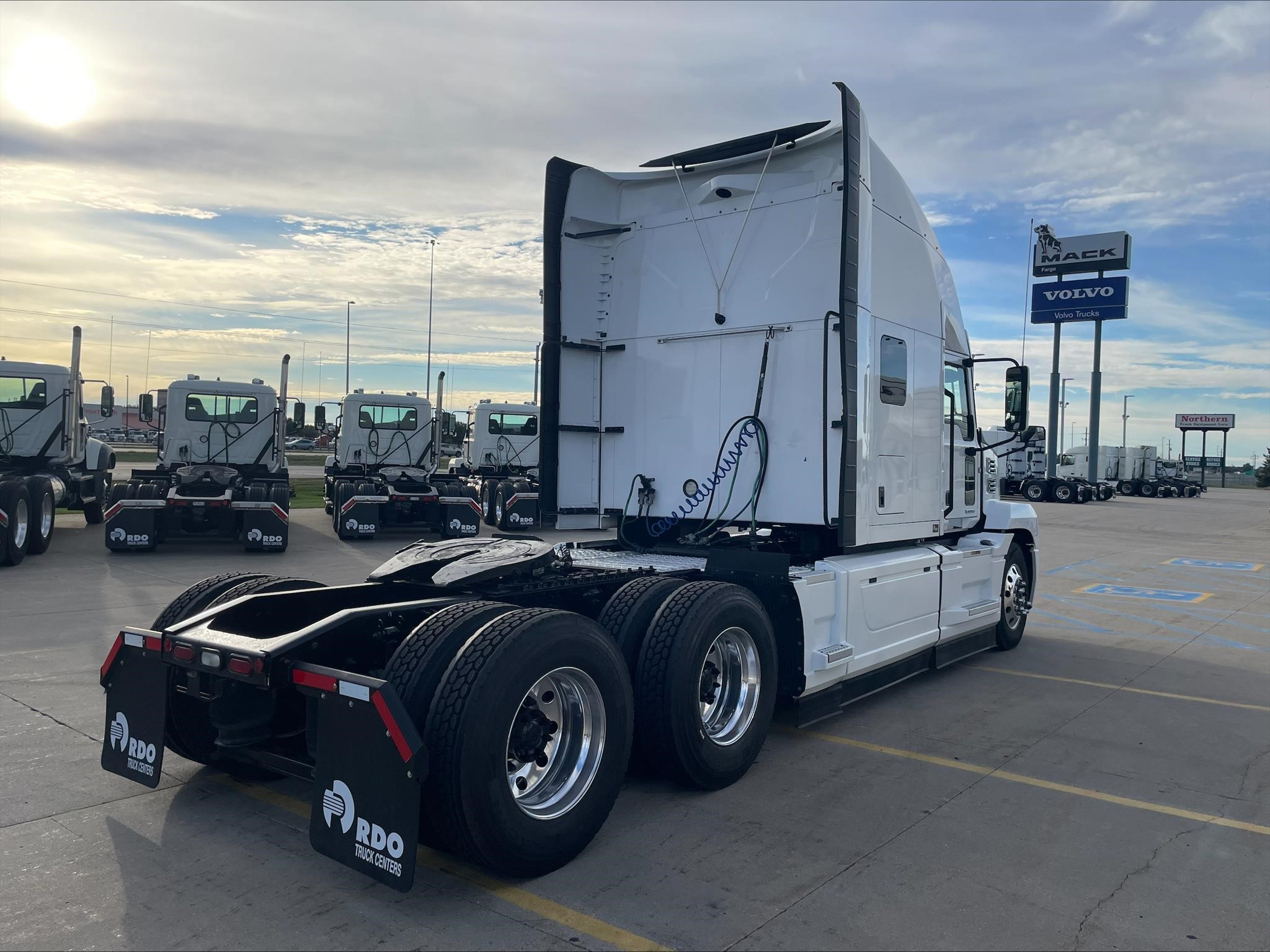 2023 MACK ANTHEM 64T 2023 MACK ANTHEM 64T - image 5 of 6