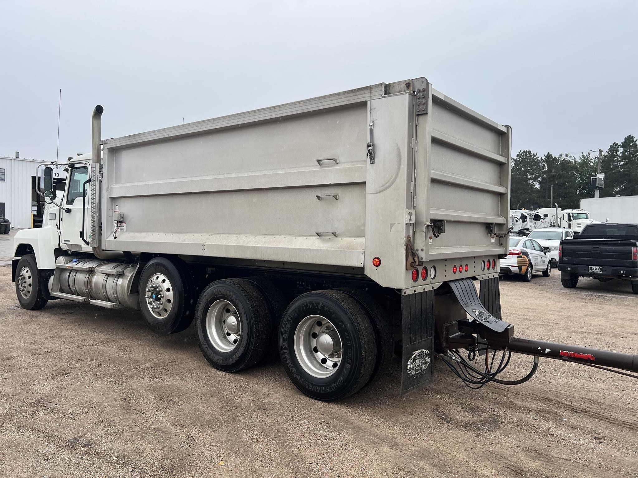 2021 MACK PINNACLE 64R 2021 MACK PINNACLE 64R - image 3 of 6
