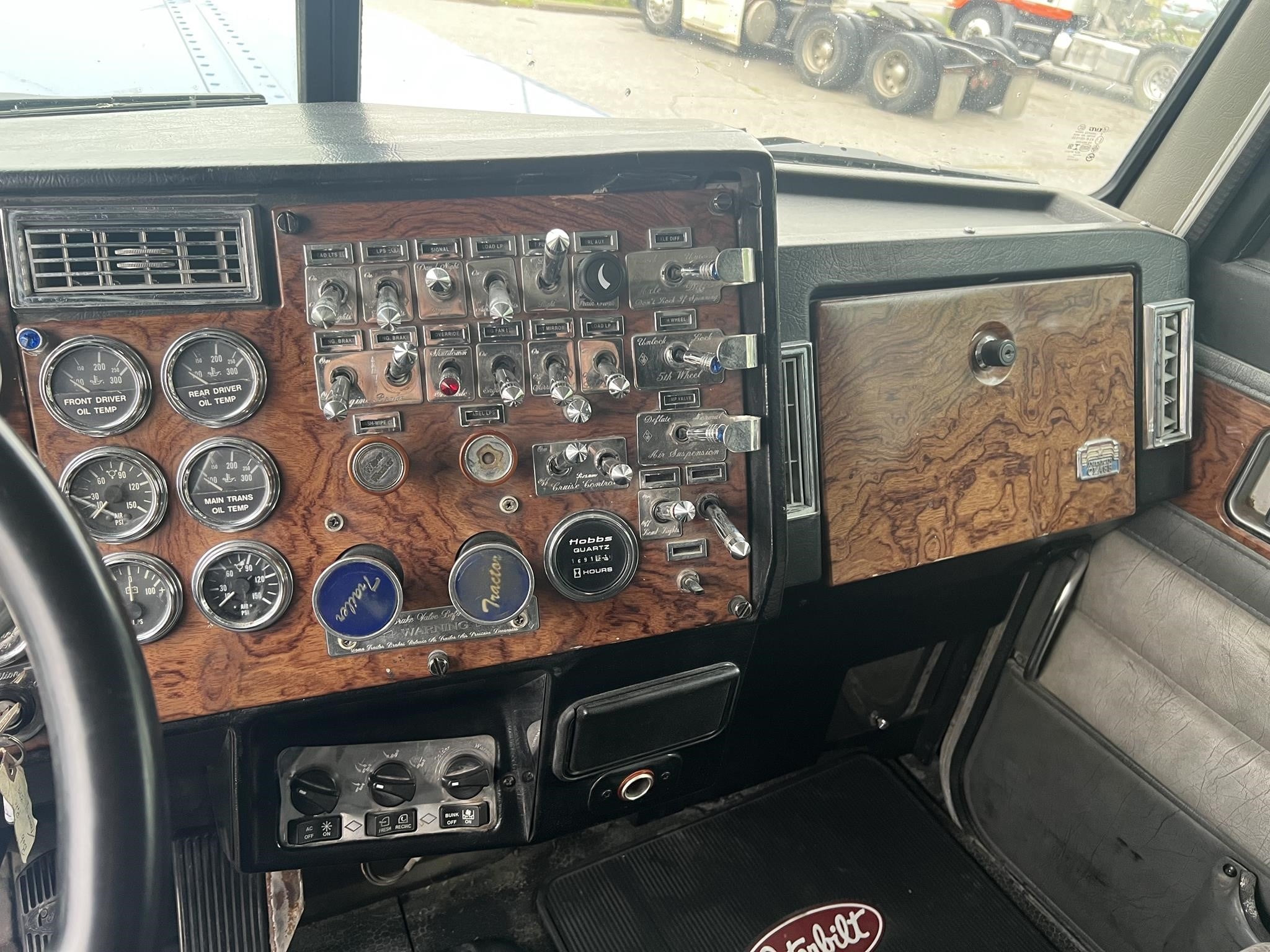 1997 PETERBILT 379EXHD 11046920463 1997 PETERBILT 379EXHD 11046920463