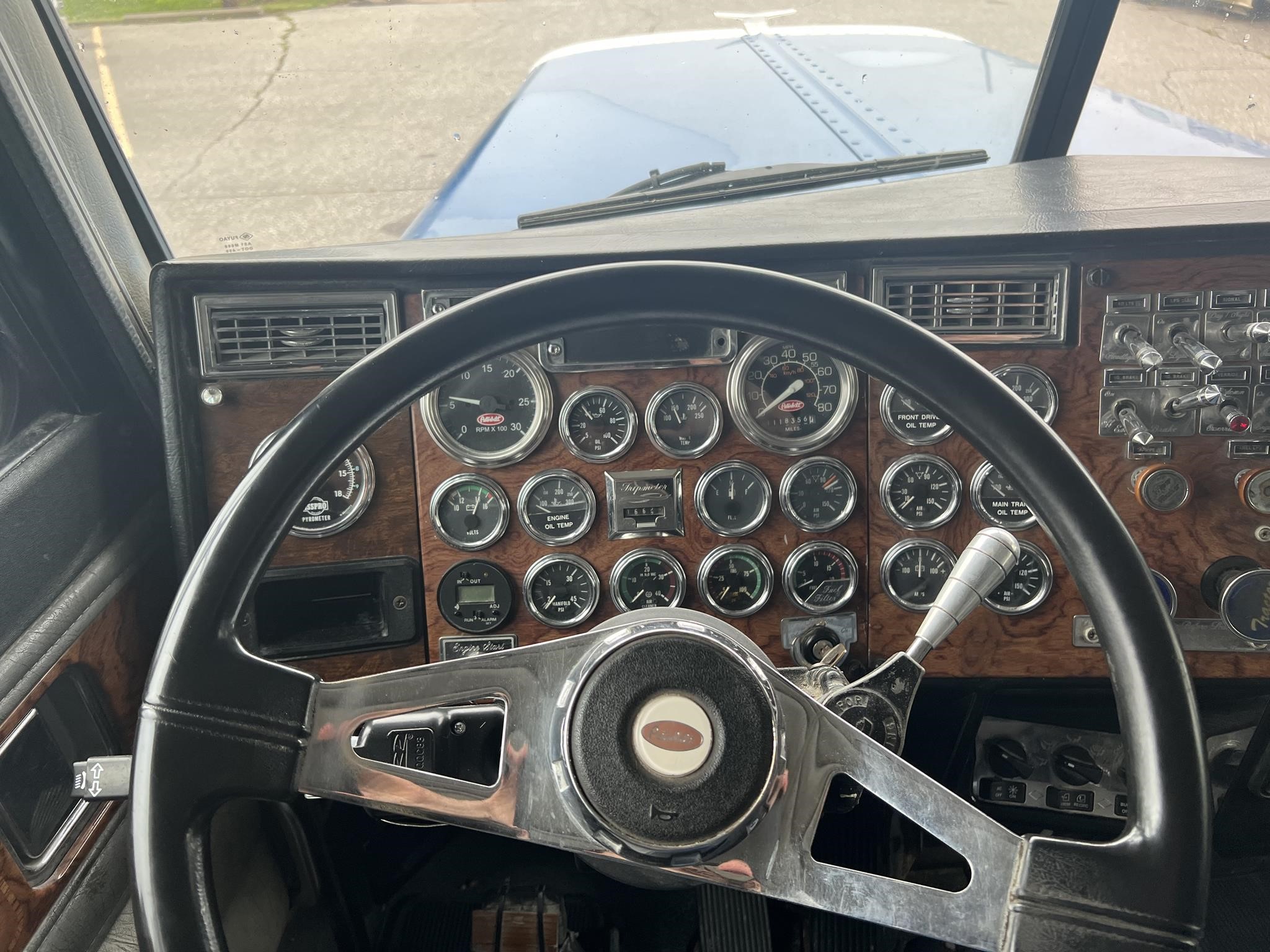 1997 PETERBILT 379EXHD 11046920470 1997 PETERBILT 379EXHD 11046920470