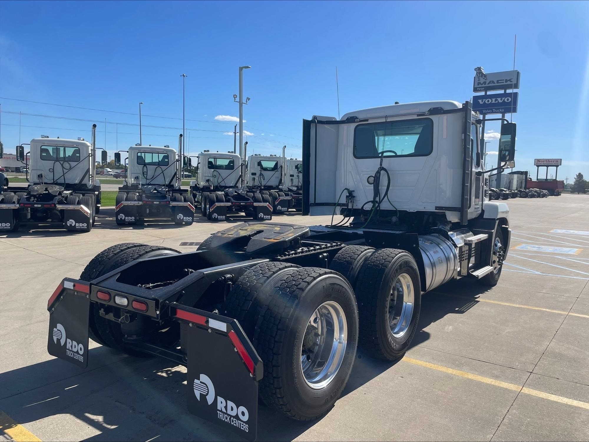 2022 MACK ANTHEM 64T 2022 MACK ANTHEM 64T - image 5 of 6