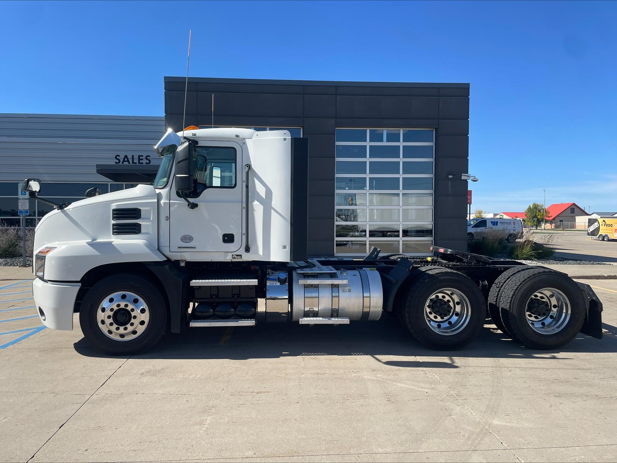 2022 MACK ANTHEM 64T 2022 MACK ANTHEM 64T - image 2 of 6