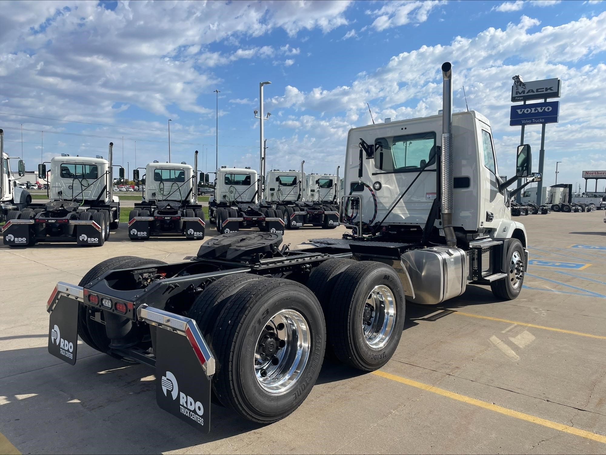 2027 MACK ANTHEM 64T 2027 MACK ANTHEM 64T - image 5 of 6