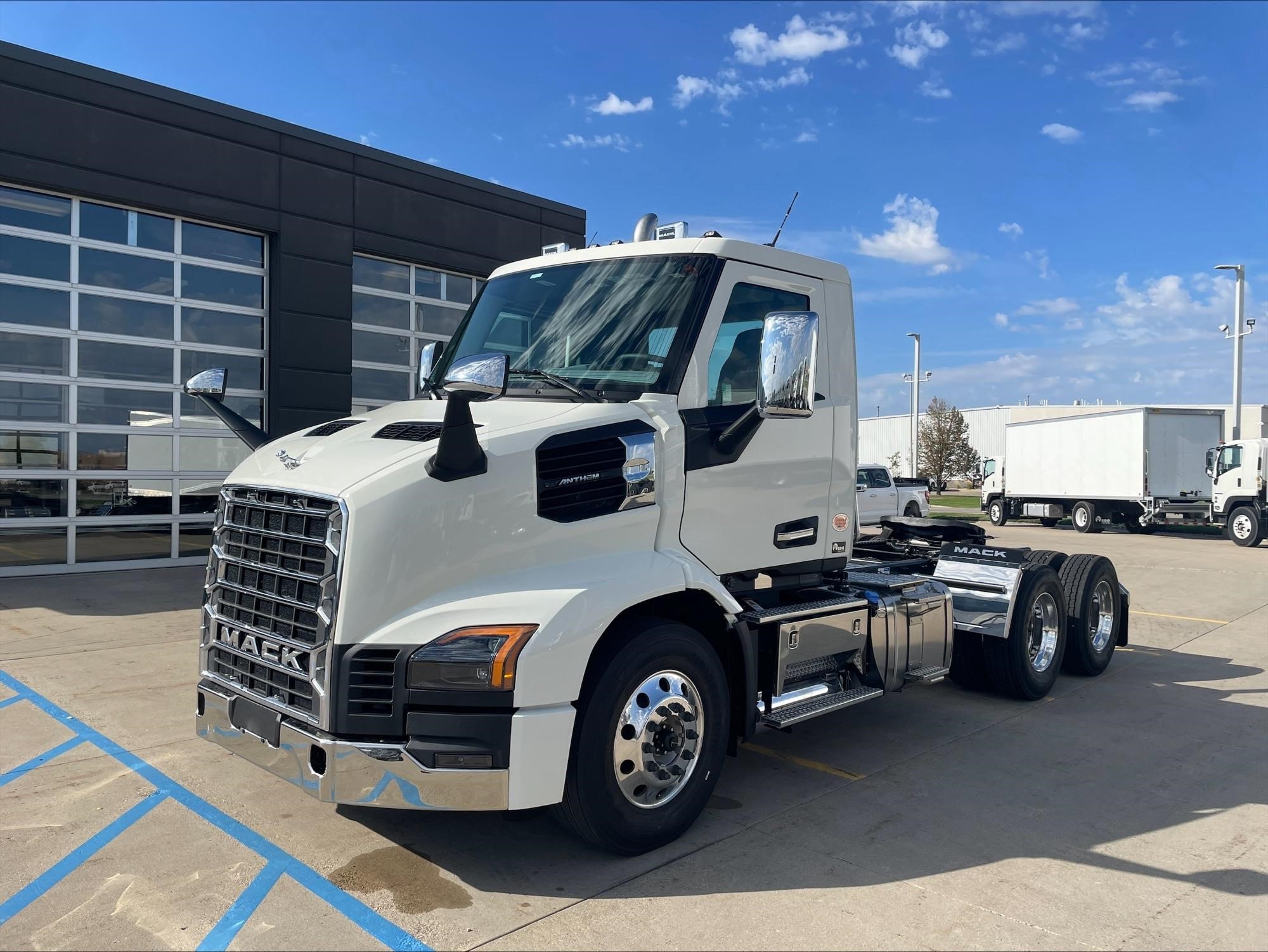 2027 MACK ANTHEM 64T 2027 MACK ANTHEM 64T - image 1 of 6